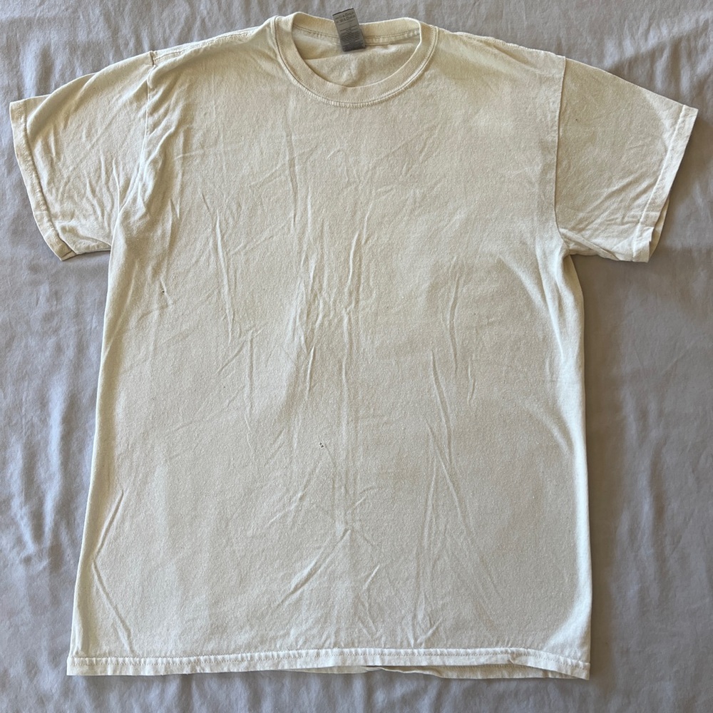 beige t shirt